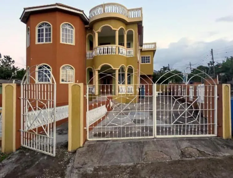 Harmony Croft'S Hill Apartment Kupuis Jamaica