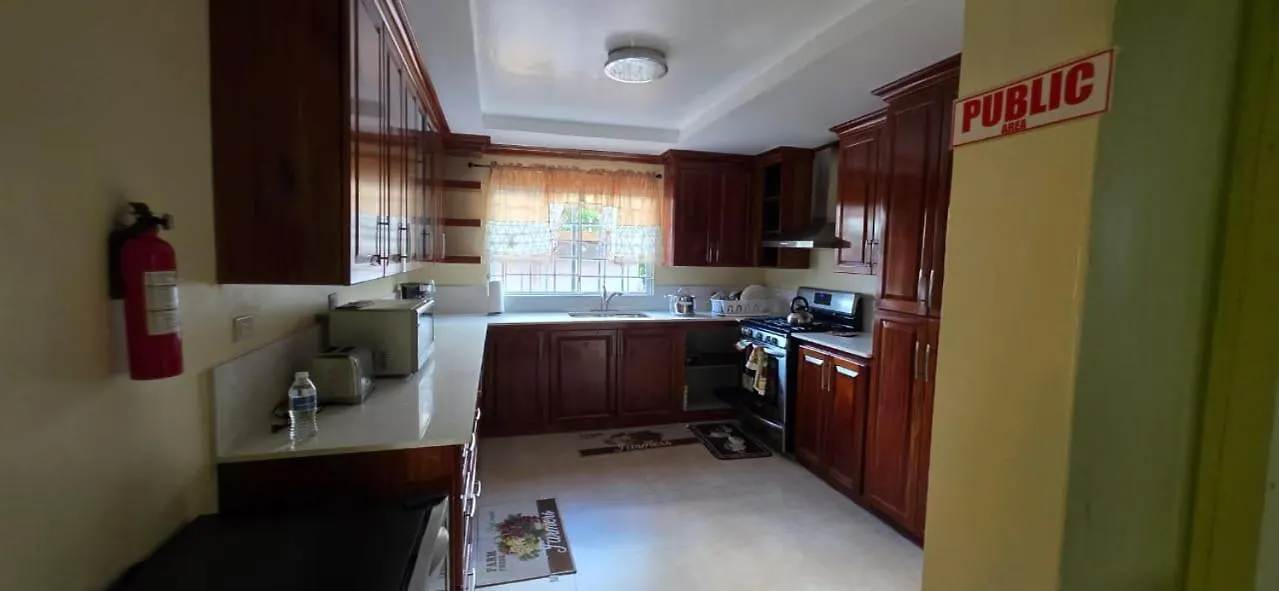 Harmony Croft'S Hill Apartment Kupuis 0*,  Jamaica