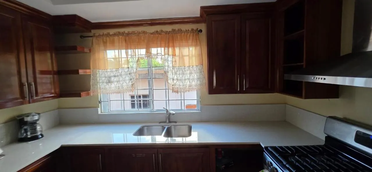 Harmony Croft'S Hill Apartment Kupuis Jamaica
